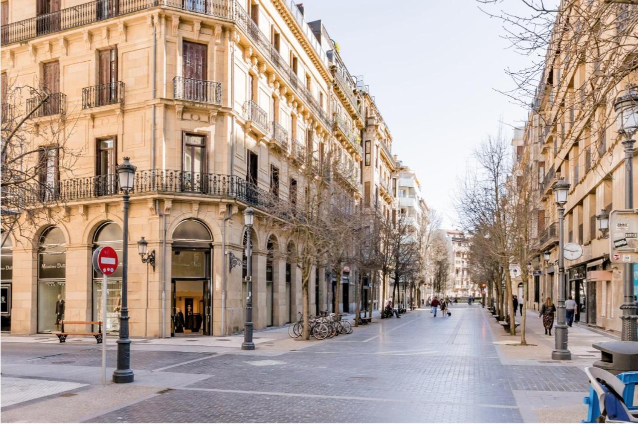 Apartamento Eclectico En El Centro De La Ciudad San Sebastian Luaran gambar